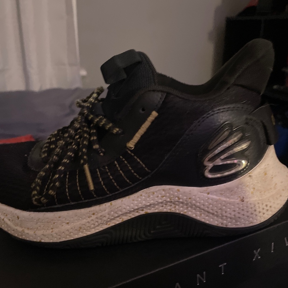 Curry shoe